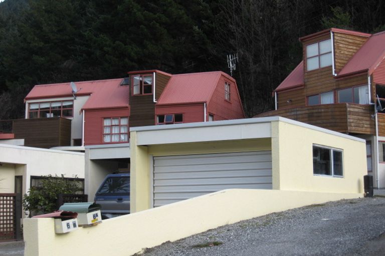 Photo of property in 8a Kiely Lane, Queenstown, 9300