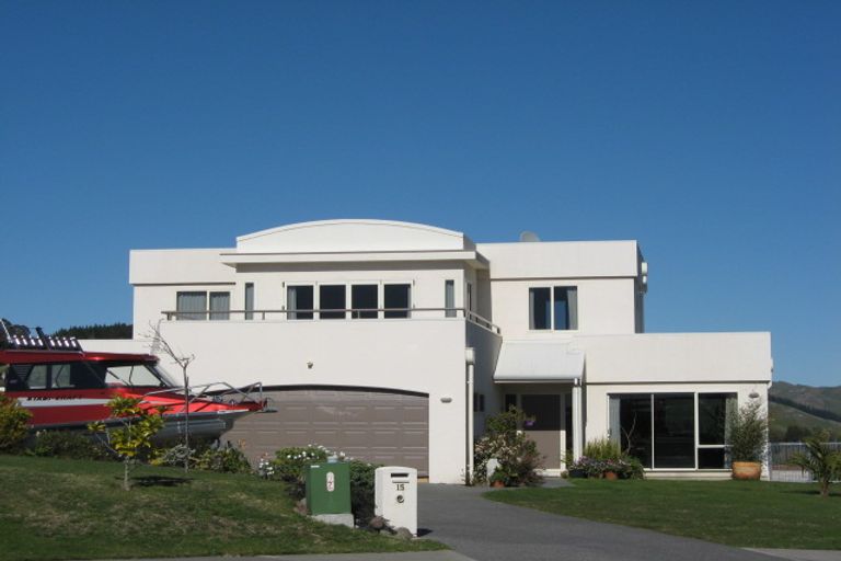 Photo of property in 15 Hikanui Place, Havelock North, 4130