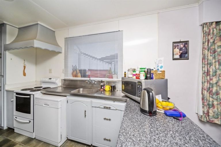 Photo of property in 15 Murray Avenue, Hawera, 4610