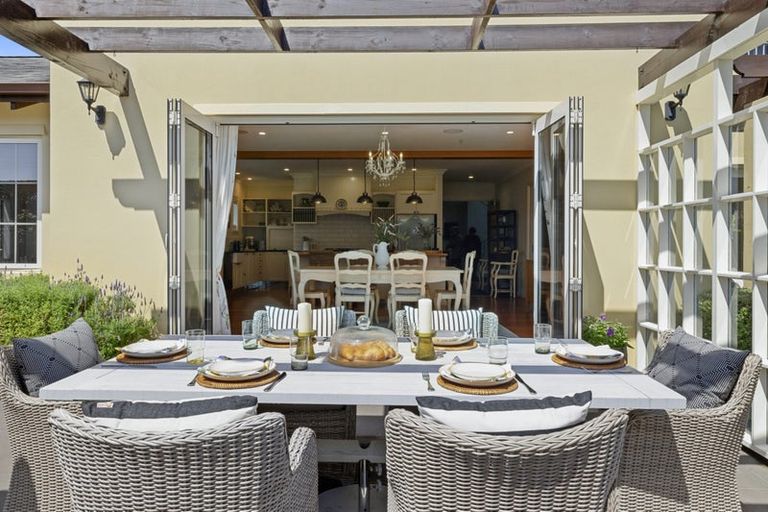 Photo of property in 8b Sampson Avenue, Waiwhakaiho, New Plymouth, 4312