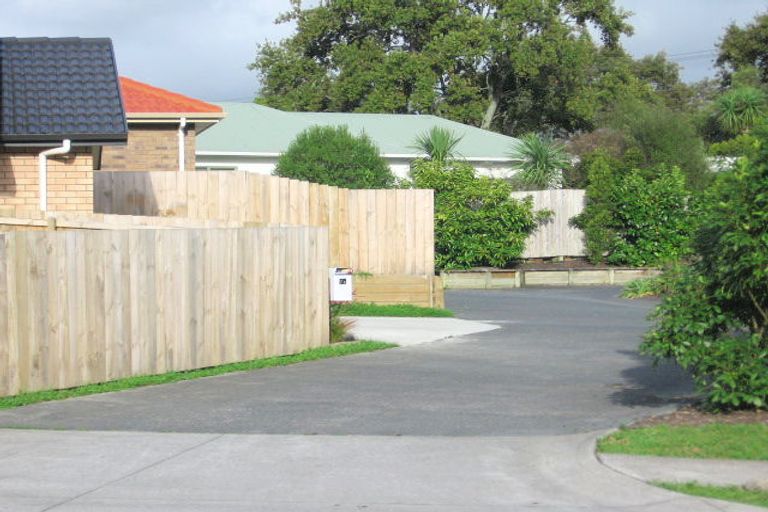 Photo of property in 7b Woodbank Drive, Glen Eden, Auckland, 0602