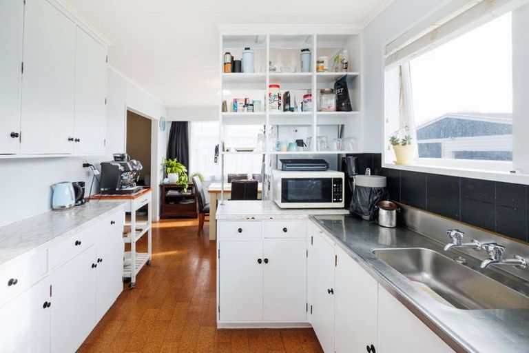 Photo of property in 31 Abraham Crescent, Milson, Palmerston North, 4414