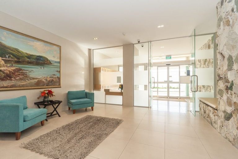 Photo of property in Jerningham Apartments, 20 Oriental Terrace, Oriental Bay, Wellington, 6011