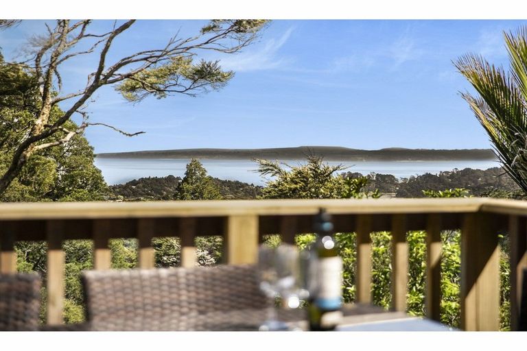 Photo of property in 17 Scenic Drive, Titirangi, Auckland, 0604