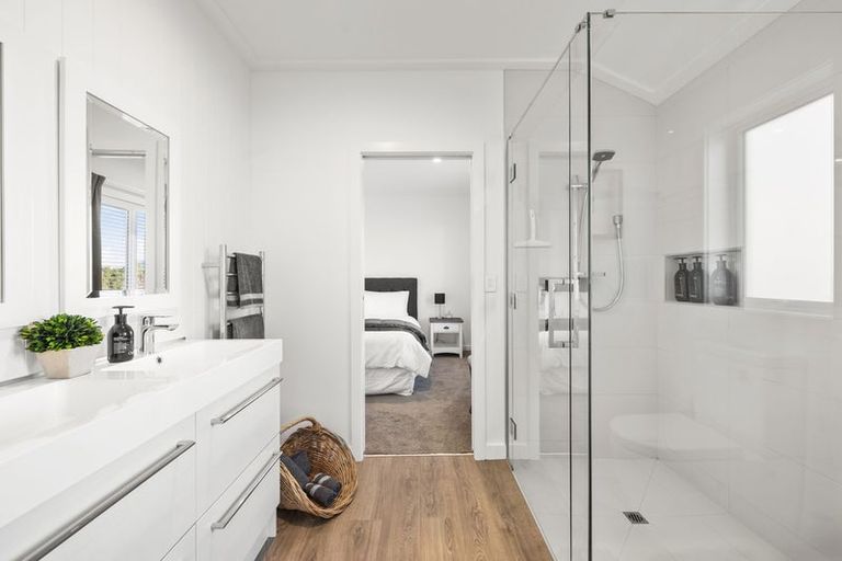 Photo of property in 2/21 Highland Drive, Acacia Bay, Taupo, 3385