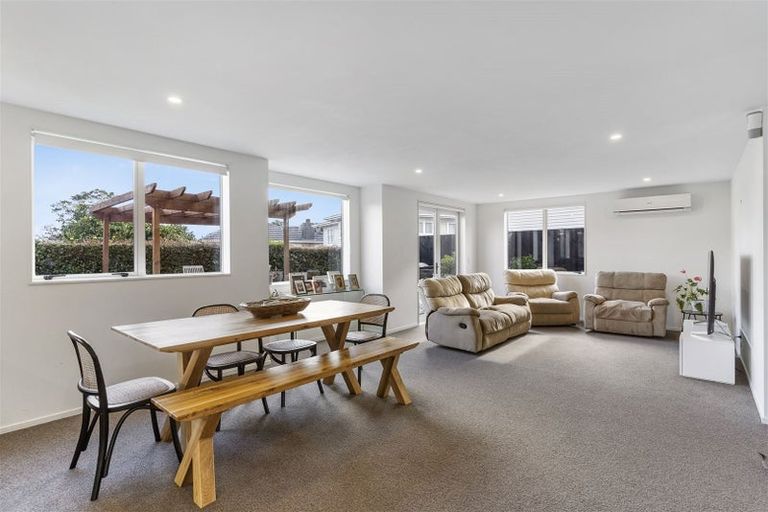 Photo of property in 28 Kotuku Street, Te Atatu Peninsula, Auckland, 0610