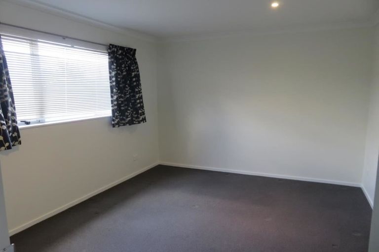 Photo of property in 8b Neeve Place, Taradale, Napier, 4112
