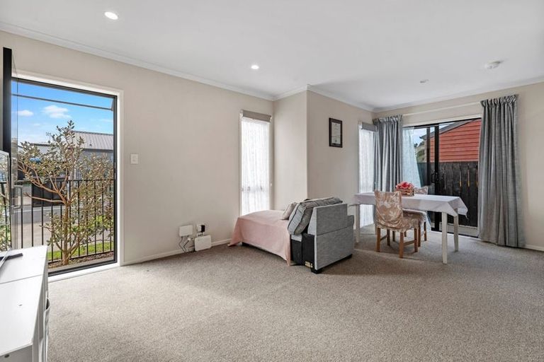 Photo of property in 10 Honour Road, Papakura, 2110