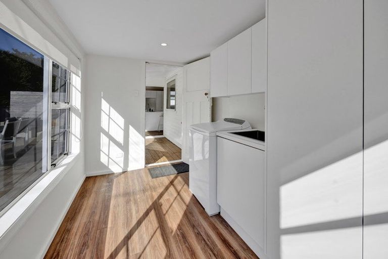 Photo of property in 2 Moana Crescent, Blagdon, New Plymouth, 4310