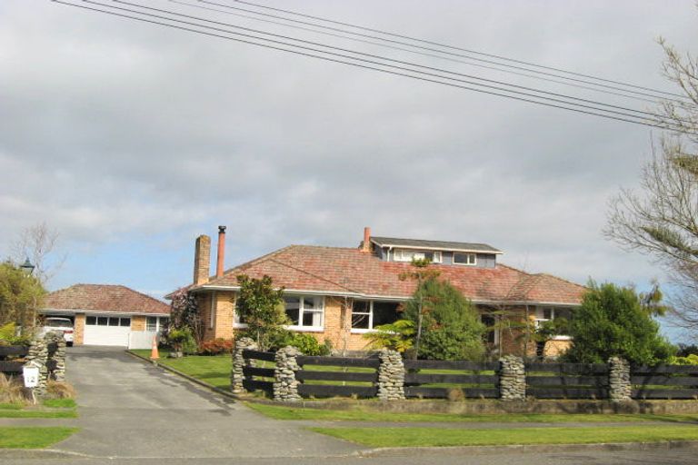 Photo of property in 12 Churchill Street, Levin, 5510