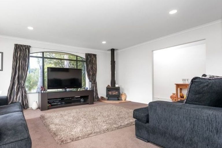 Photo of property in 6 Nad Place, East Tamaki Heights, Auckland, 2016