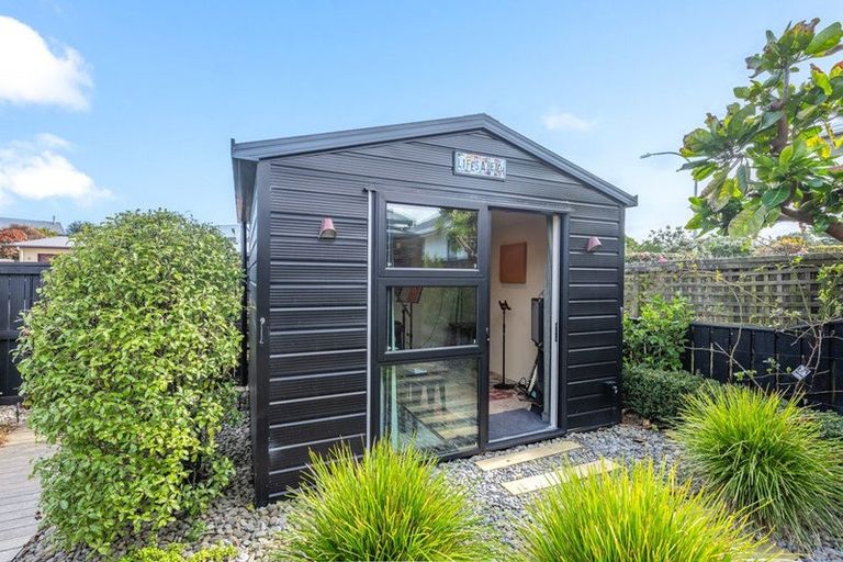 Photo of property in 196 Tutere Street, Waikanae Beach, Waikanae, 5036