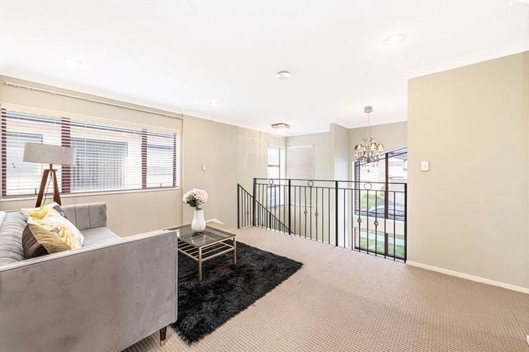 Photo of property in 13 Heidi Crescent, Flat Bush, Auckland, 2016