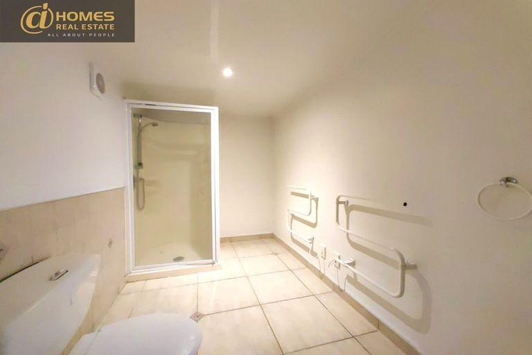 Photo of property in 40 Eyre Street, Henderson, Auckland, 0612