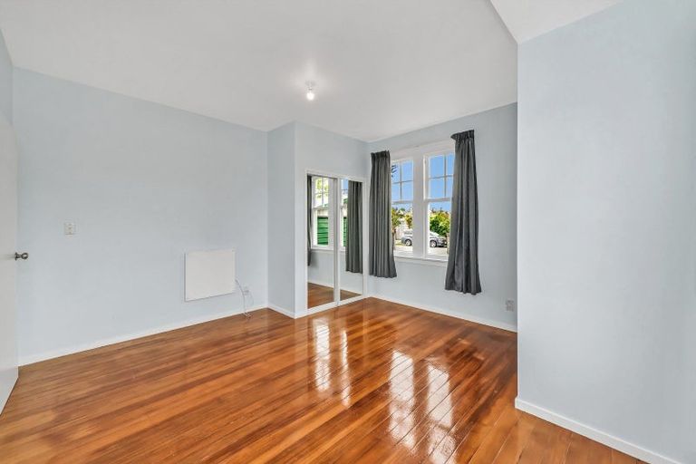 Photo of property in 1/5 Winters Road, Redwood, Christchurch, 8051