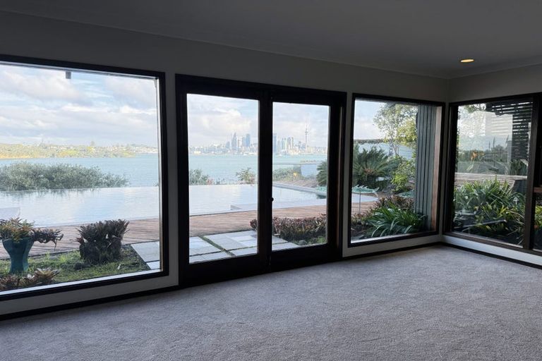 Photo of property in 10 Marine Terrace, Bayswater, Auckland, 0622