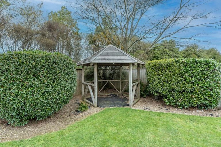 Photo of property in 17 Raungawari Drive, Huntington, Hamilton, 3210