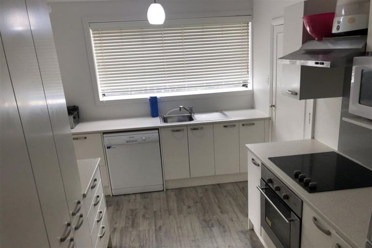 Photo of property in 702 Massey Road, Mangere, Auckland, 2022