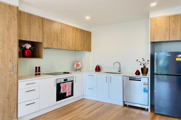 Photo of property in 588e Te Atatu Road, Te Atatu Peninsula, Auckland, 0610