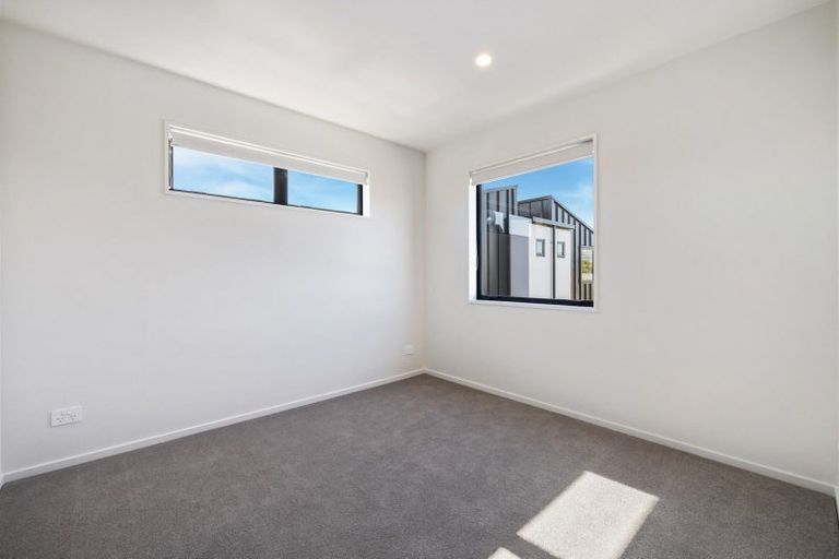 Photo of property in 8/9 Marcroft Street, Woolston, Christchurch, 8062