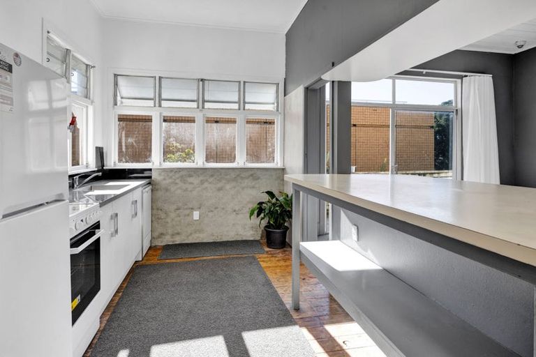 Photo of property in 98 Liardet Street, New Plymouth, 4310