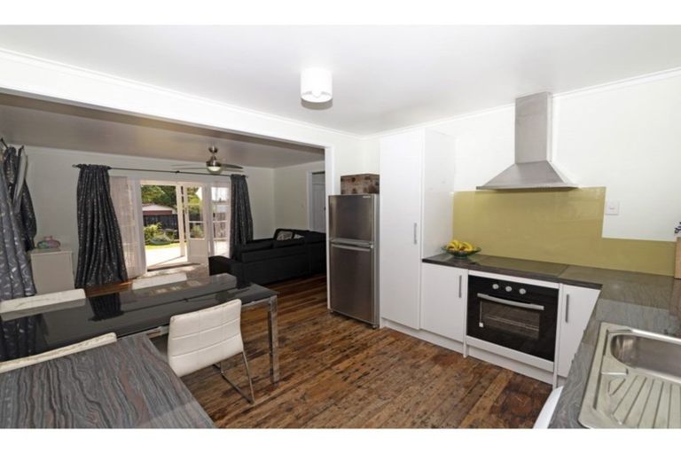 Photo of property in 76 Forest Hill Road, Henderson, Auckland, 0612