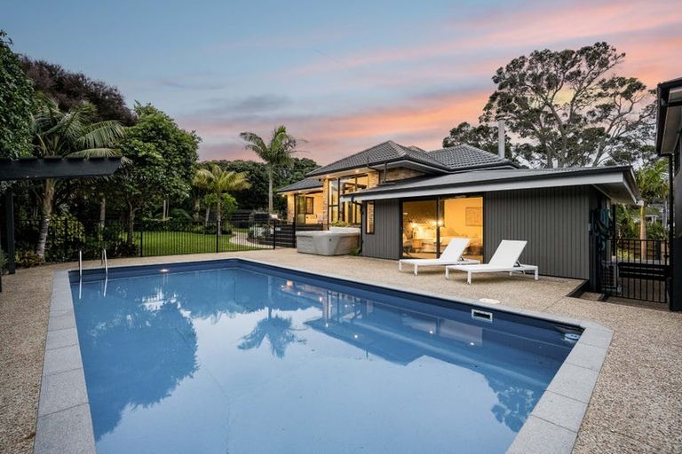 Photo of property in 35 Rock Isle Road, Torbay, Auckland, 0630