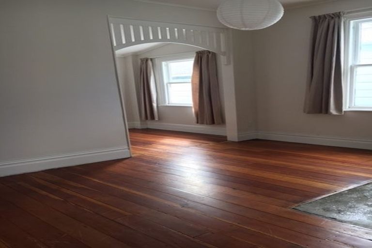 Photo of property in 32 Mckinley Crescent, Brooklyn, Wellington, 6021
