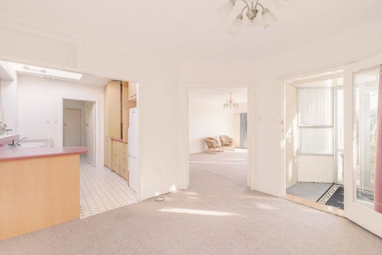 Photo of property in 7b Karitane Drive, Cashmere, Christchurch, 8022