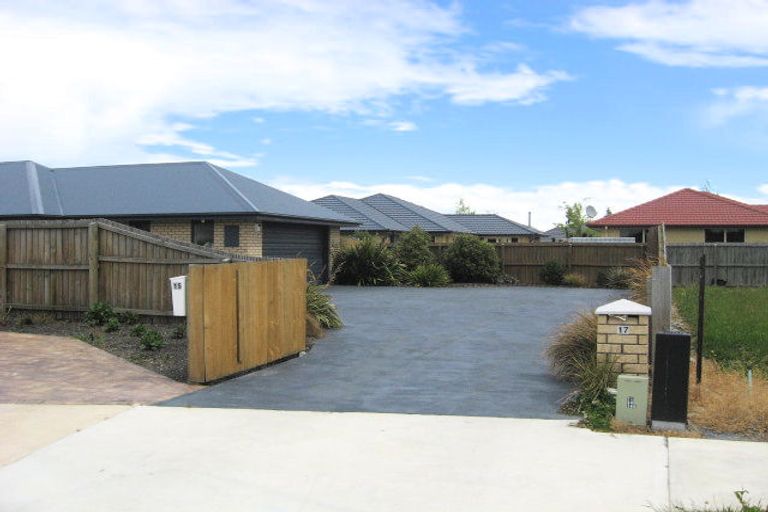 Photo of property in 17 Oratia Grove, Northwood, Christchurch, 8051