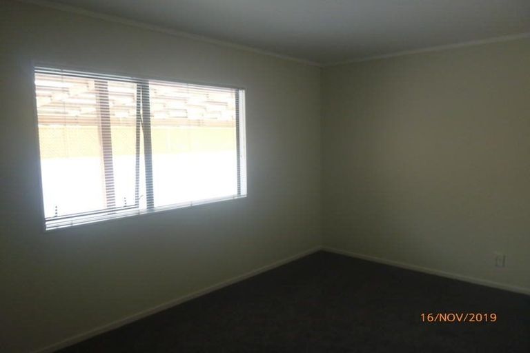 Photo of property in 1/81 Kaurilands Road, Titirangi, Auckland, 0604