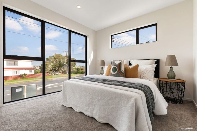 Photo of property in 2/147c Carlisle Road, Northcross, Auckland, 0632