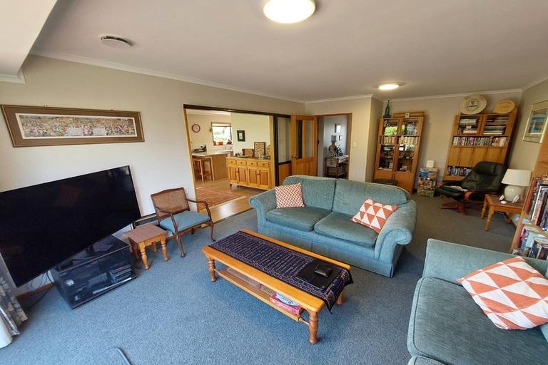 Photo of property in 7 Derenzy Place, Avonhead, Christchurch, 8042