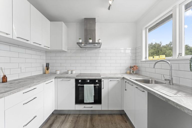 Photo of property in 21 Mcquarrie Avenue, Wattle Downs, Auckland, 2103