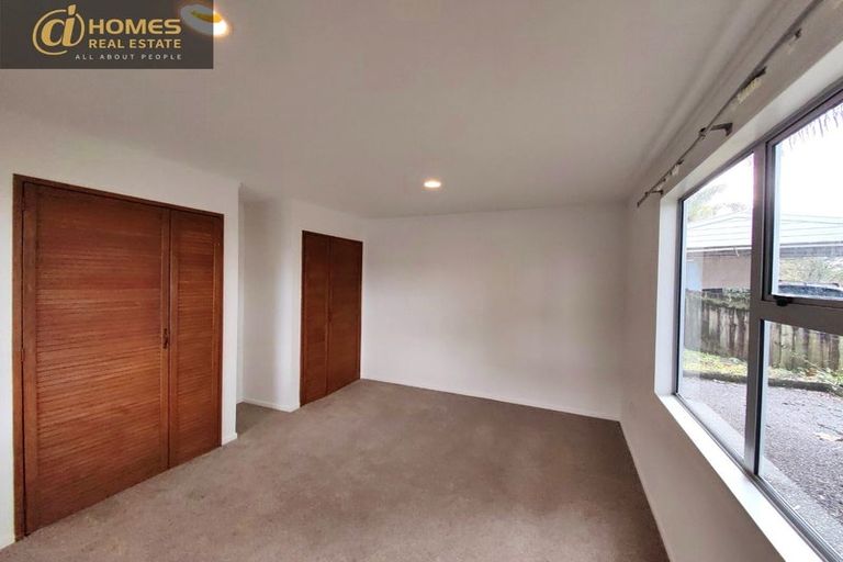 Photo of property in 40 Eyre Street, Henderson, Auckland, 0612