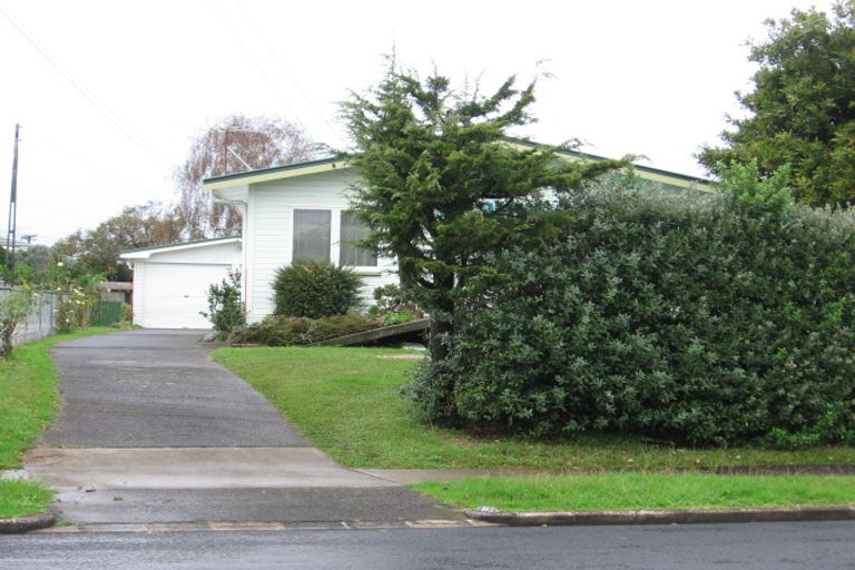 Photo of property in 84 Tiraumea Drive, Pakuranga, Auckland, 2010