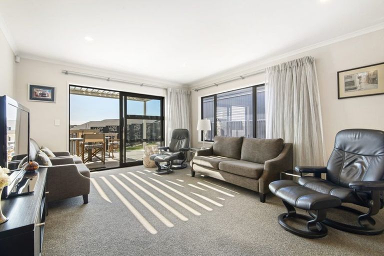 Photo of property in 31 Cavalli Road, Long Bay, Auckland, 0630