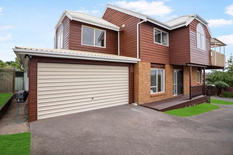 Photo of property in 1/85 Ocean View Road, Hillcrest, Auckland, 0627