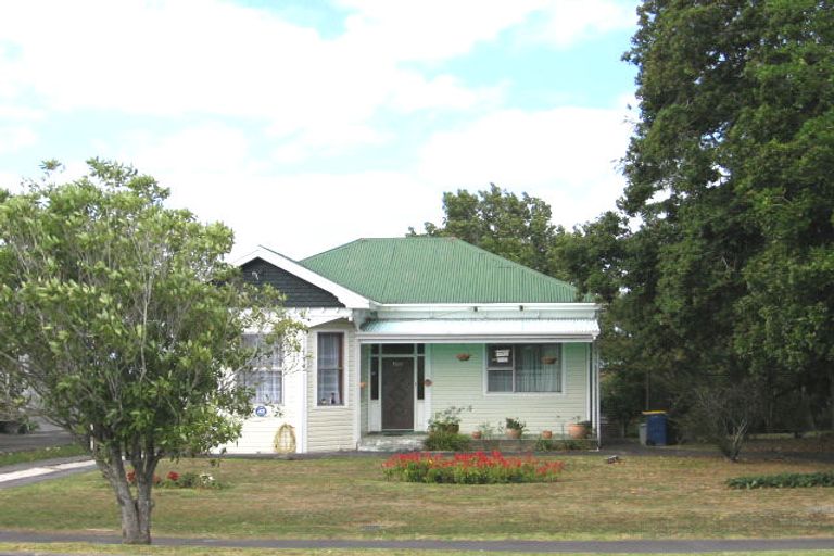 Photo of property in 137 Birkenhead Avenue, Birkenhead, Auckland, 0626