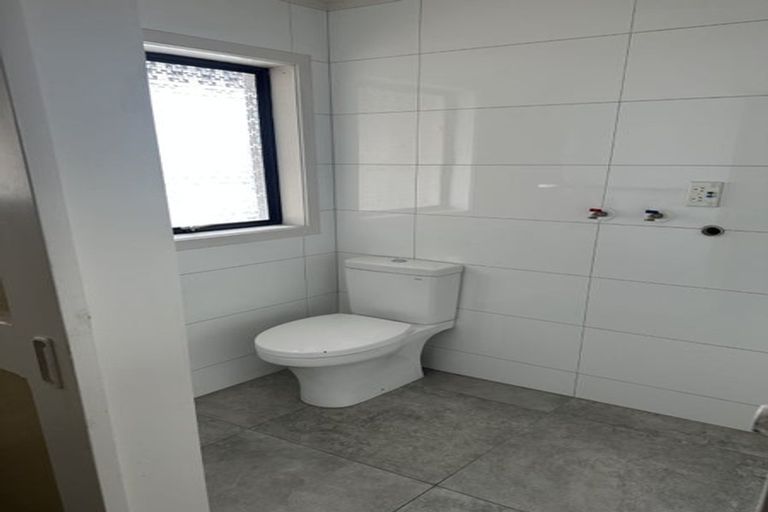 Photo of property in 20 Widmore Drive, Massey, Auckland, 0614