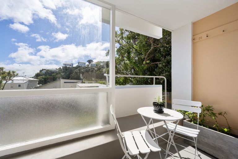 Photo of property in 10/4f Claremont Grove, Mount Victoria, Wellington, 6011