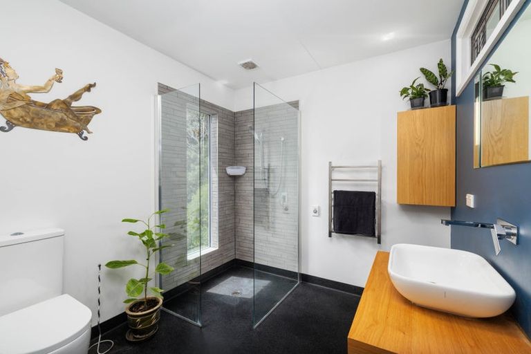 Photo of property in 46 Cornwall Road, Lyttelton, 8082