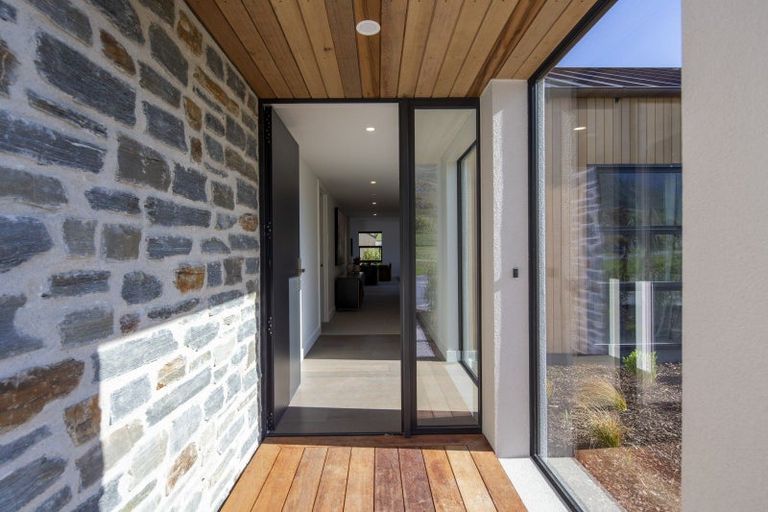 Photo of property in Kawarau Heights, 22 Kawarau Heights Boulevard, Lake Hayes, Queenstown, 9304
