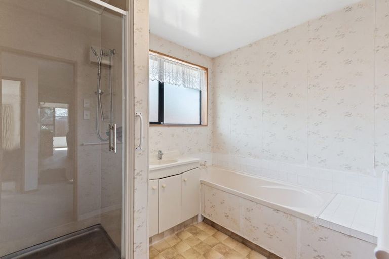 Photo of property in 2/12 Algie Place, Avonhead, Christchurch, 8042