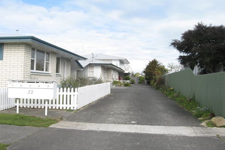 Photo of property in 1/22 Hereford Street, West End, Palmerston North, 4410