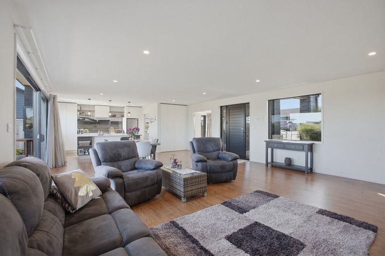Photo of property in 3 Ashwood Lane, Bell Block, New Plymouth, 4312