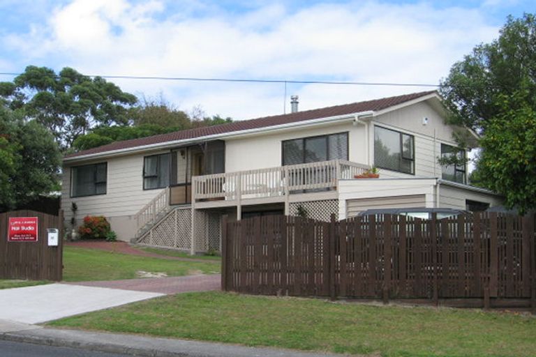 Photo of property in 65 Luckens Road, West Harbour, Auckland, 0618
