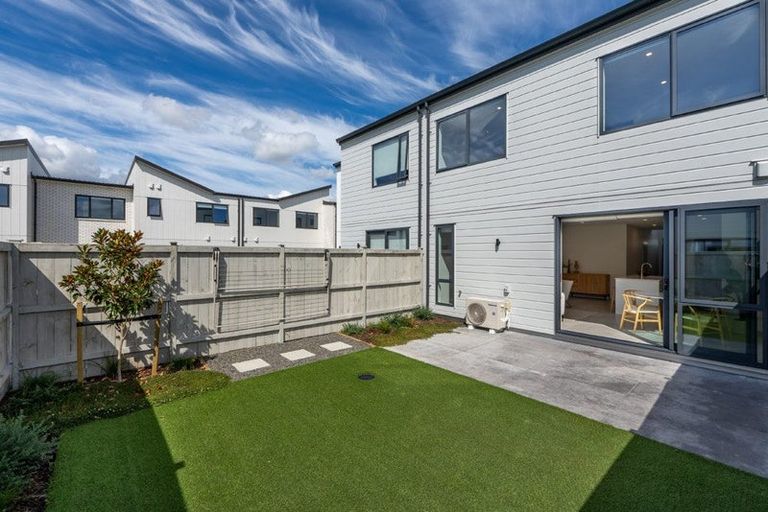 Photo of property in 104e Pepene Avenue, Takanini, 2112