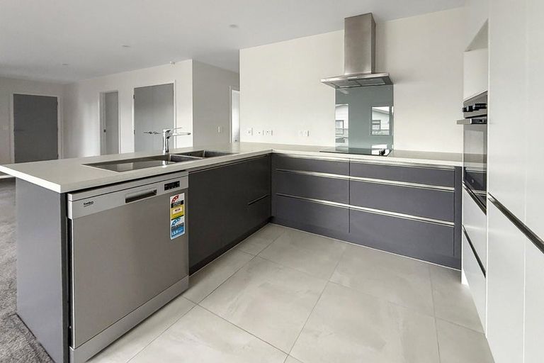 Photo of property in 7 Aubrey Crescent, Rainbow Point, Taupo, 3330