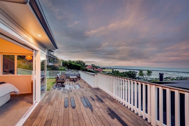 Photo of property in 182 Mount Pleasant Road, Mount Pleasant, Christchurch, 8081